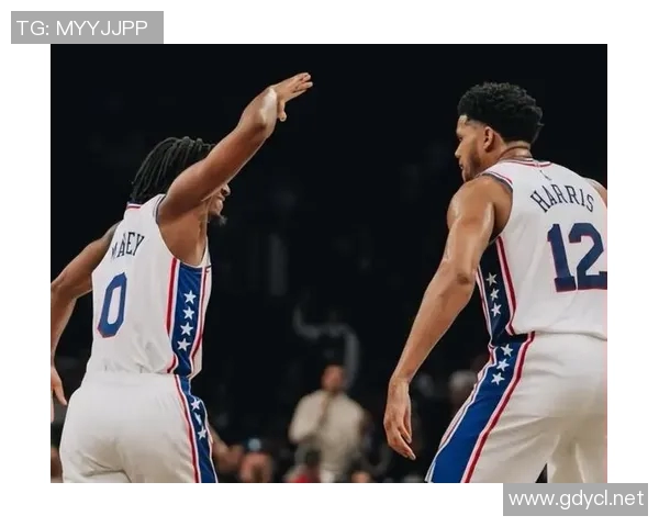 比尔-西蒙斯：埃奇库姆和马克西是76人未来 前者像05年的韦德