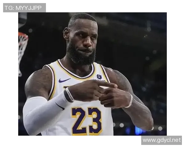 爵士138-134战胜太阳,马卡狂砍51分14篮板3助攻 爵士138-134战胜太阳,马卡狂砍51分14篮板3助攻