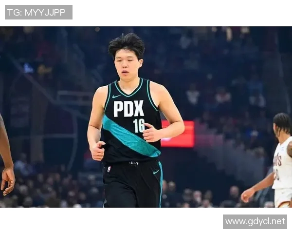 杨瀚森转正迎来关键跨越，雄鹿寻求交易罗威+格兰特，开拓者迎重大变革