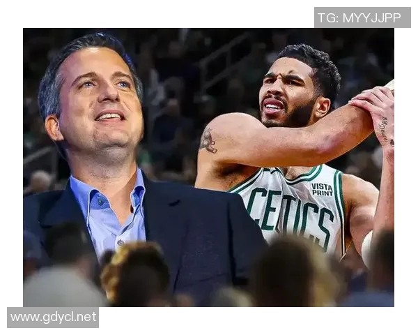 塔图姆今天一早就来底特律球馆训练了